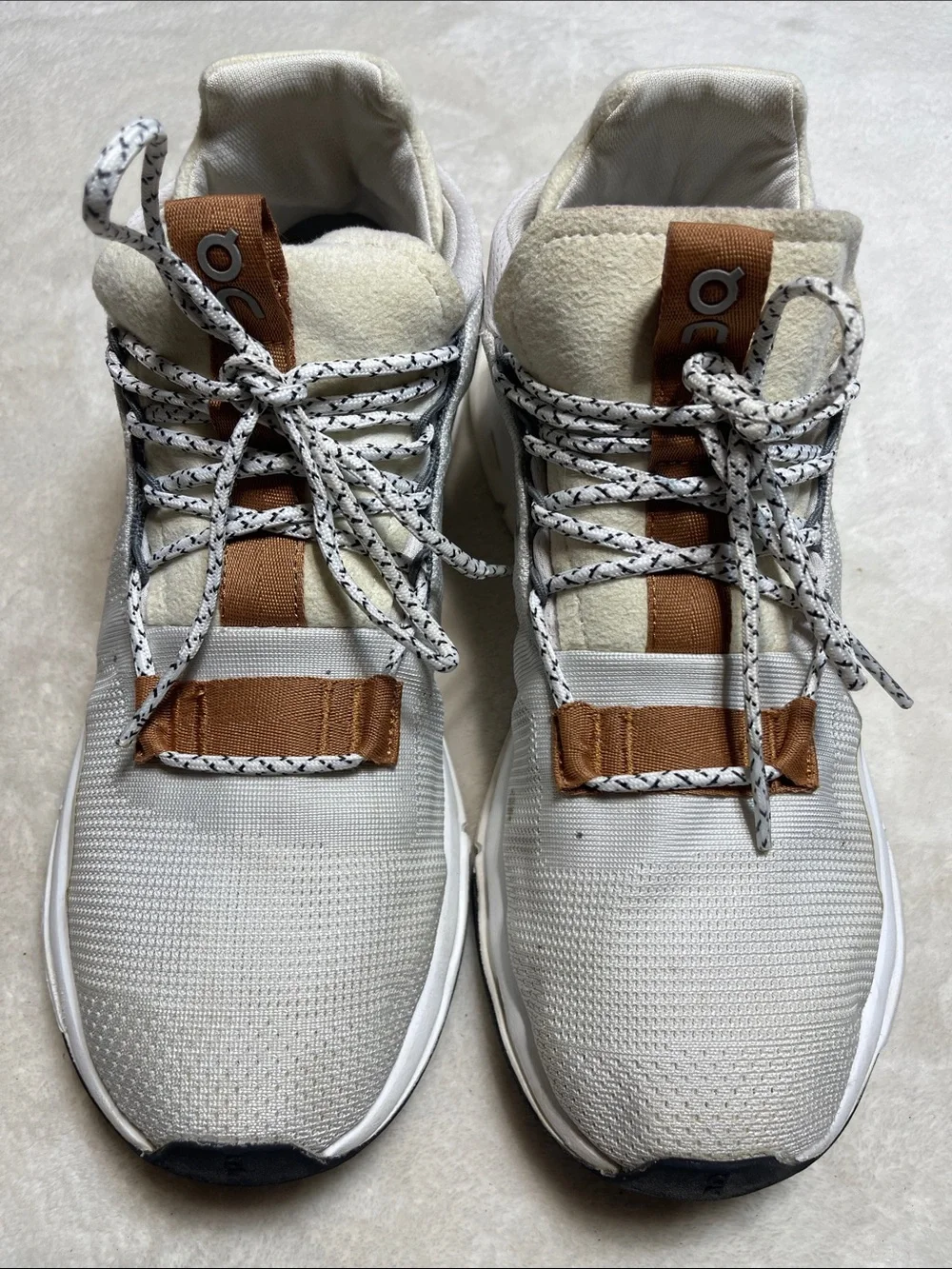 On Running Men's Sneakers in white and Tan Accents Size 9.5
